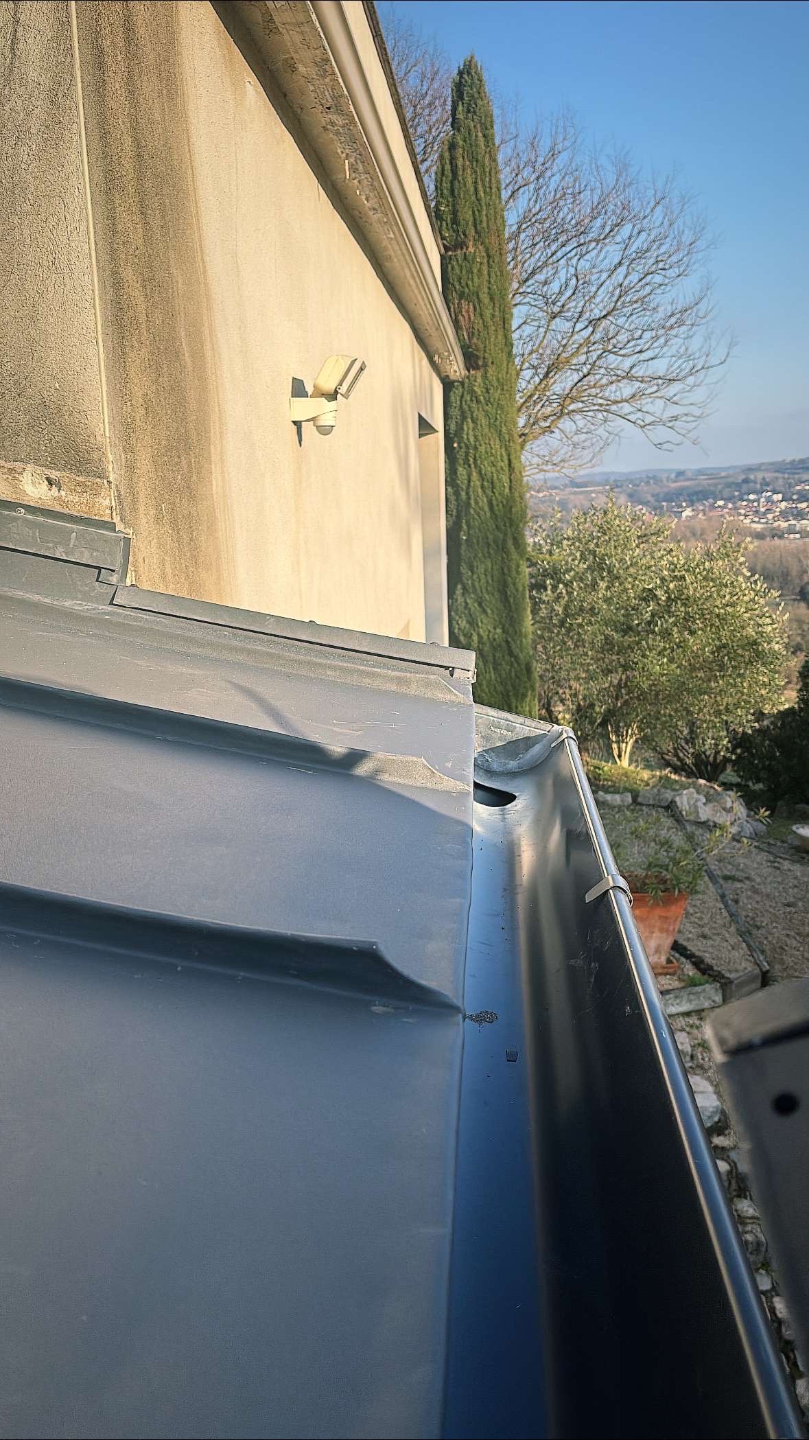 Installation de zinguerie et gouttières